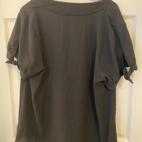 Modcloth Ideal Discovery Short Sleeve Blouse in Black in 2X - Picture 5 of 6